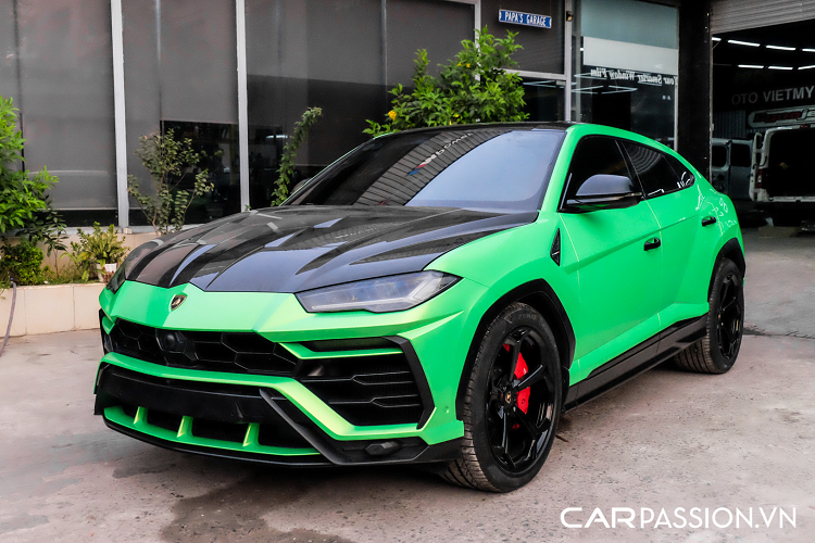 Lamborghini Urus hon 20 ty, chinh hang tai Viet Nam 