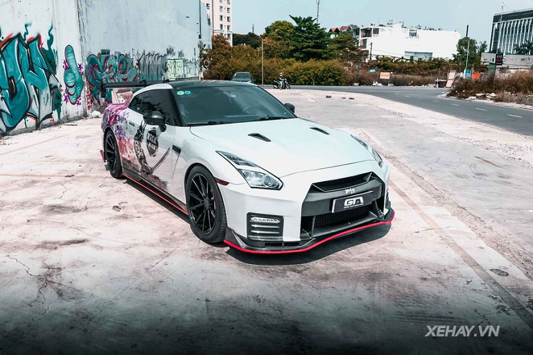 Nissan GT-R 