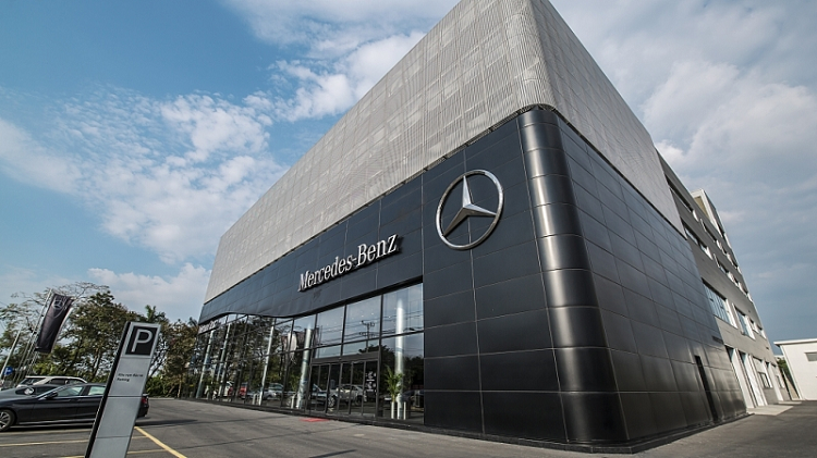 Mercedes-Benz Viet Nam co dai ly tieu chuan MAR 2020 dau tien-Hinh-3