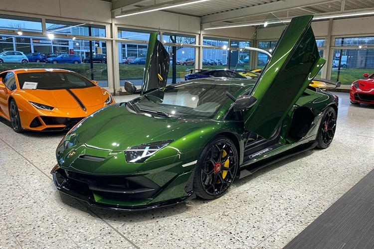 Ro tin don Lamborghini Aventador SVJ 