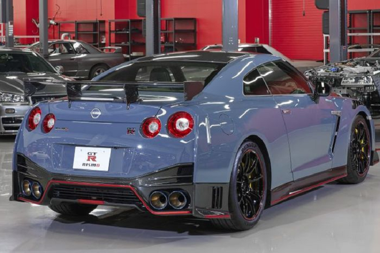 Nissan GT-R Nismo 2022 lo dien, ra mat vao thang 10/2021-Hinh-9