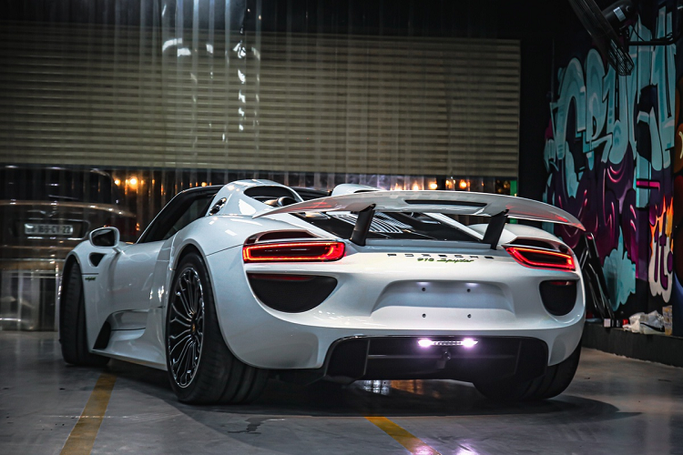 Porsche 918 Spyder hon 60 ty ve Viet Nam phuc vu cac dai gia-Hinh-2