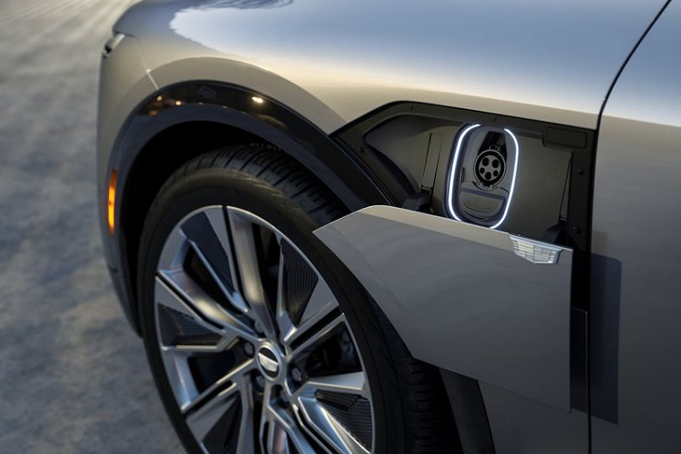 SUV dien Cadillac Lyriq 2022 chi hon 1 ty dong, “dau” Tesla Model X-Hinh-5