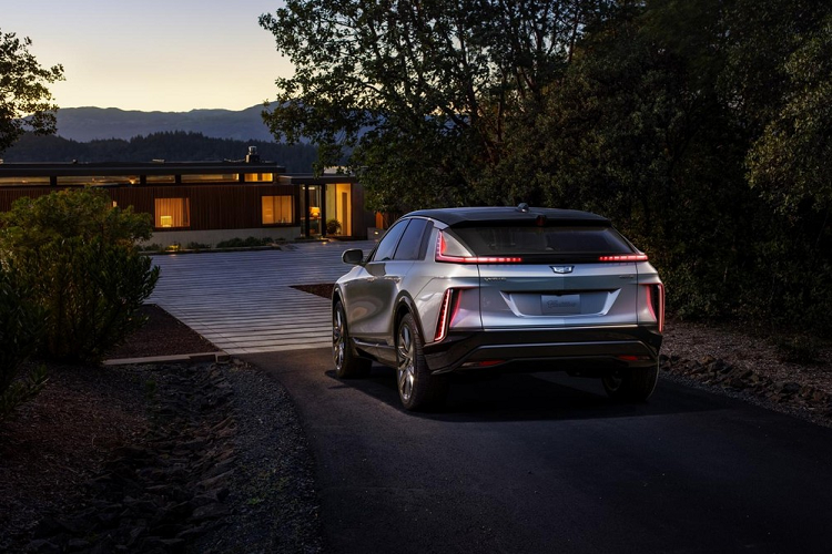 Ven man Cadillac Lyriq tu 1,38 ty dong - SUV hang sang 