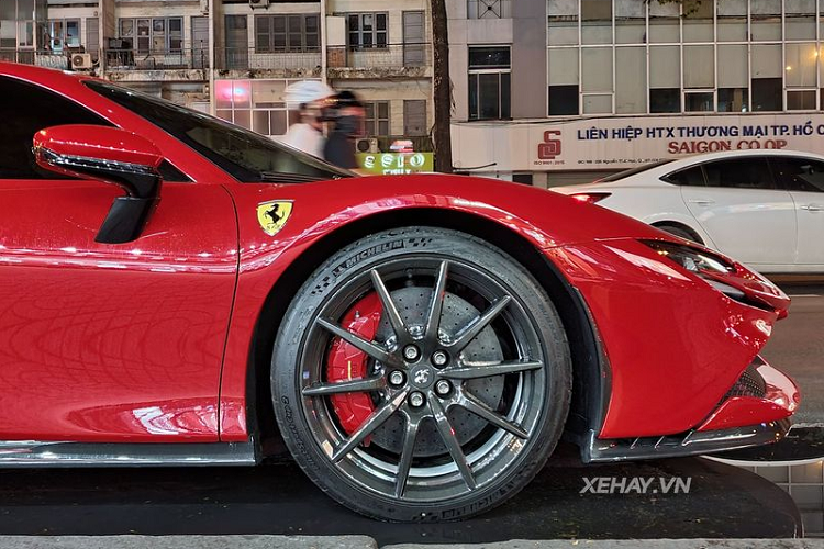 Ngam sieu xe Ferrari SF90 Stradale khong duoi 30 ty tai Sai Gon-Hinh-4