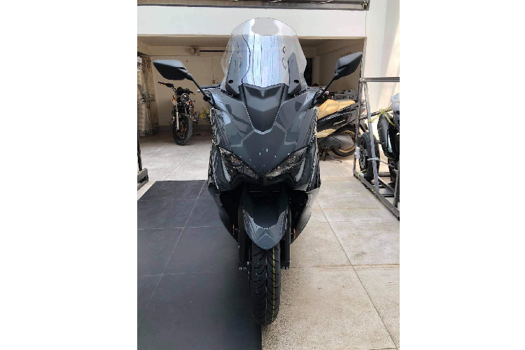 Yamaha TMax 2021 hon 300 trieu tai Viet Nam, 