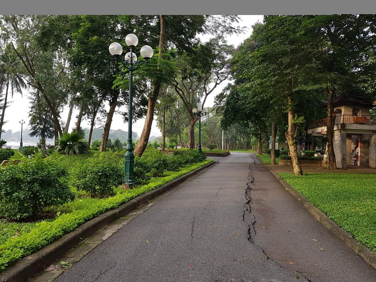 Cong vien Ha Noi dong loat dong cua-Hinh-5