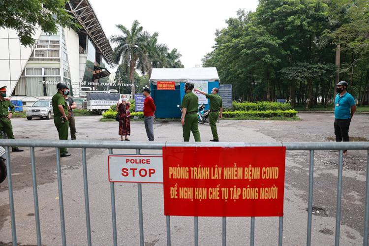 Cong vien Ha Noi dong loat dong cua-Hinh-6