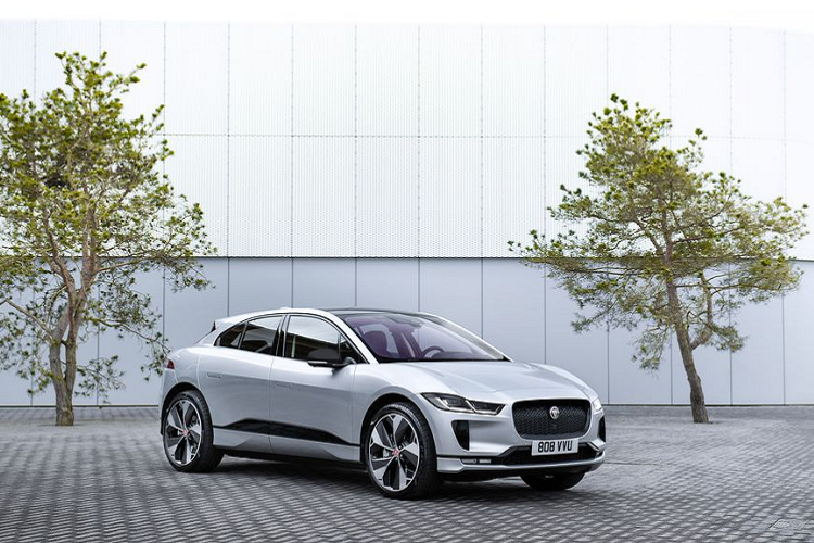 Jaguar I-Pace Black Edition 2021 chay duoc 460 km/lan xac dien-Hinh-6