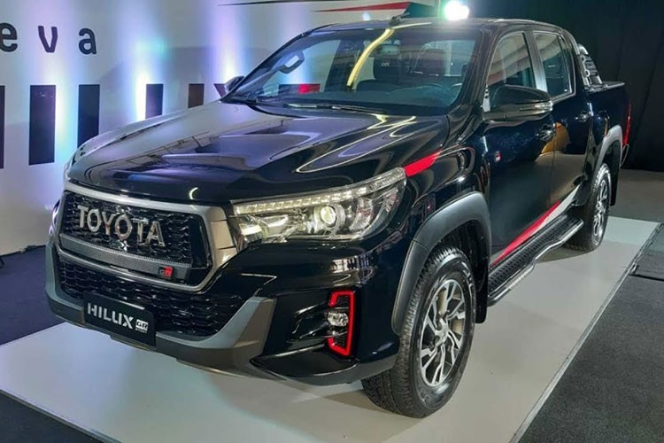 Toyota Hilux GR Sport 2021 ruc rich ra mat trong nam nay-Hinh-2
