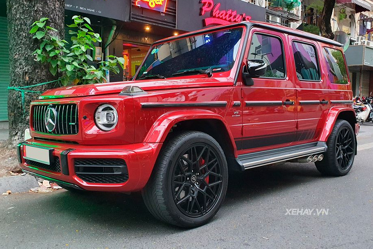 Mercedes-AMG G63 do ong xa dat ngang 2 xe Honda SH o Sai Gon