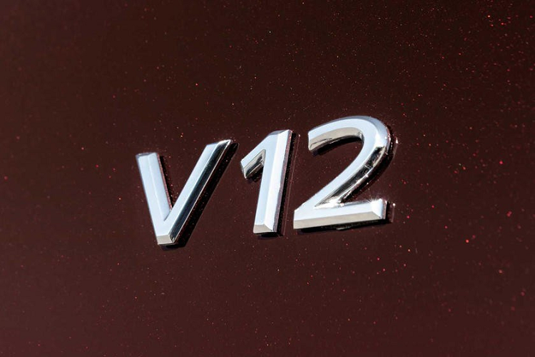 Ngam xe sieu sang Mercedes-Maybach S680 2021 dong co V12-Hinh-2