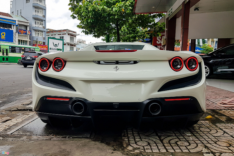 Ferrari F8 Spider hon 20 ty mau son dac biet tai Viet Nam-Hinh-10