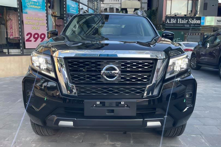 Can canh Nissan Navara VL 4x2 AT 2021 gia 845 trieu tai Viet Nam-Hinh-2