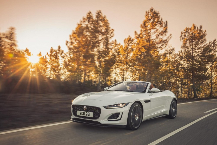 Ly do Jaguar F-Type 2022 van noi khong voi dong co nho?