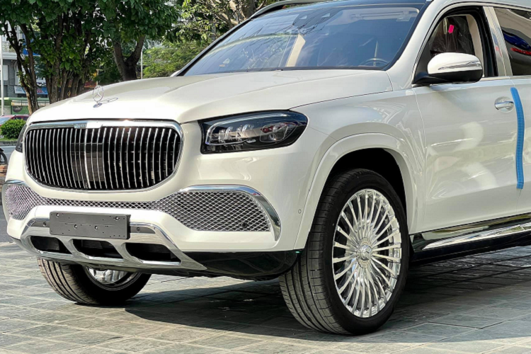 Can canh Mercedes-Maybach GLS 600 mau doc, gan 17 ty tai Ha Noi-Hinh-2