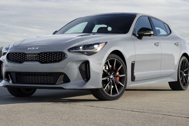 Ngam Kia Stinger 2022 ban dac biet, hon 52.000 USD tai My