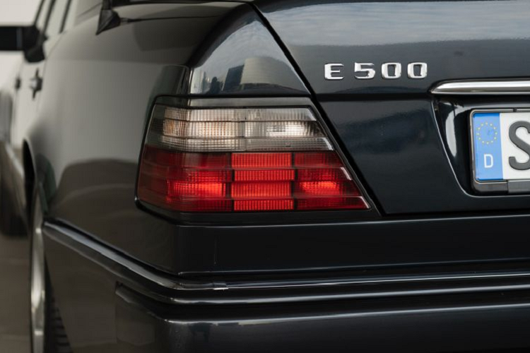 500 E - 