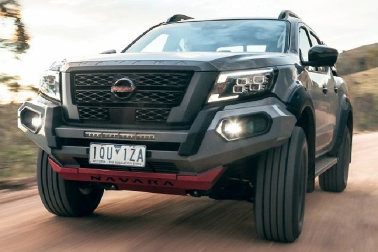 Nissan Navara Pro-4X Warrior 2021 co gi de 