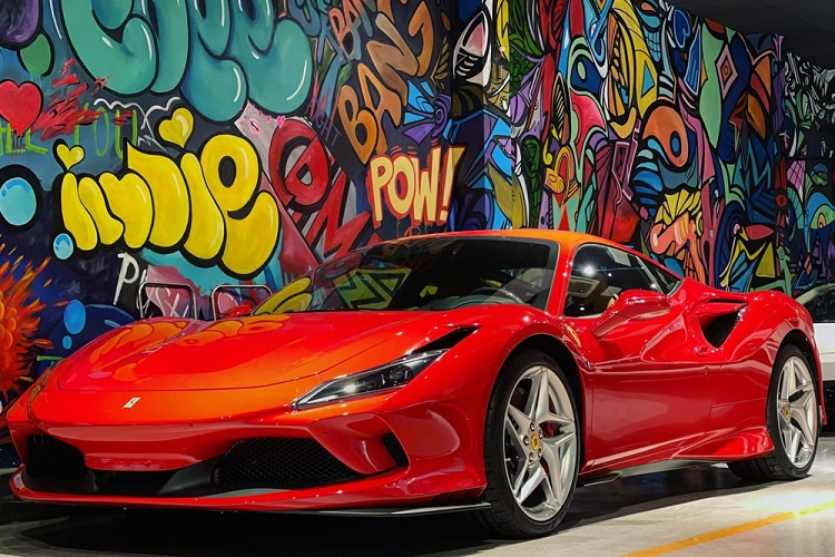 Can canh Ferrari F8 Tributo 