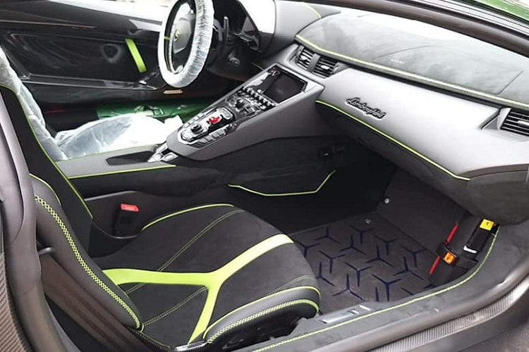 Dai gia lan dot bien Cu Chi tau Lamborghini Aventador SVJ 