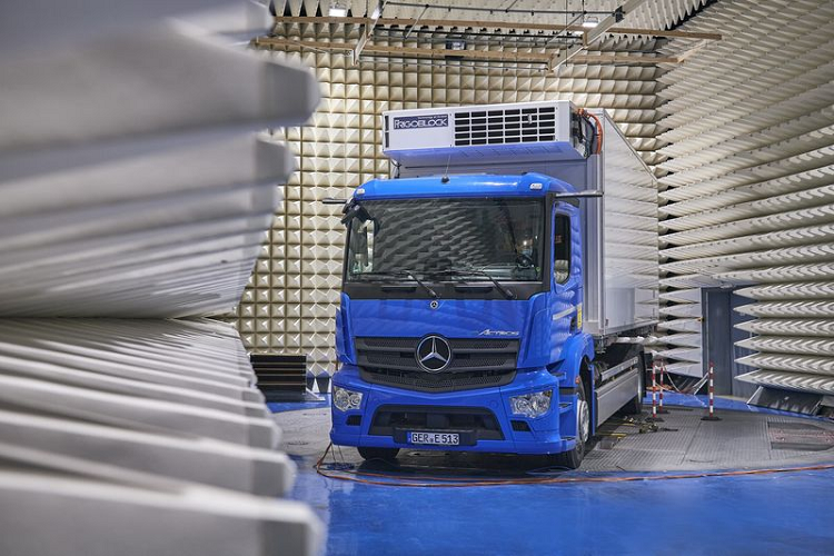 Mercedes eActros - xe tai hang nang chay dien den tu tuong lai-Hinh-3