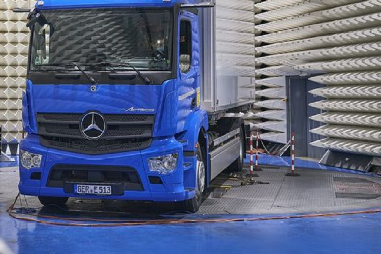 Mercedes eActros - xe tai hang nang chay dien den tu tuong lai-Hinh-8