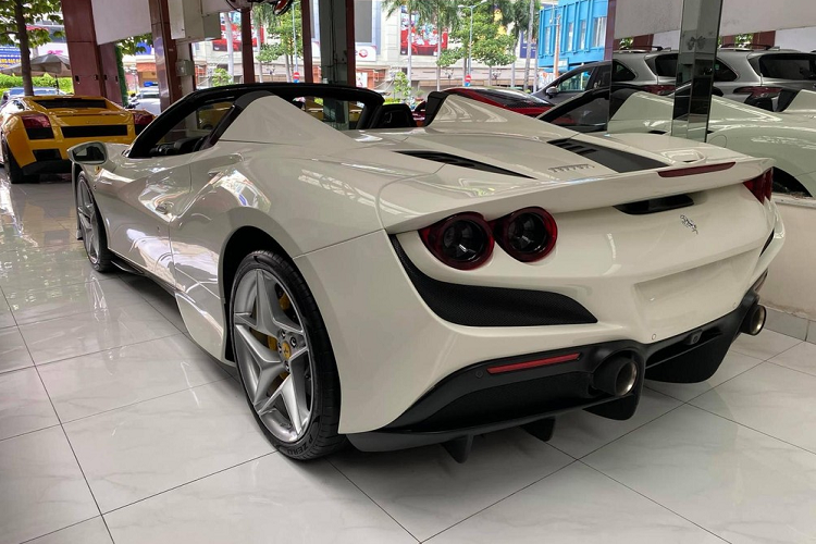 Ferrari F8 Spider khong duoi 20 ty, doc nhat Viet Nam tim chu moi-Hinh-7