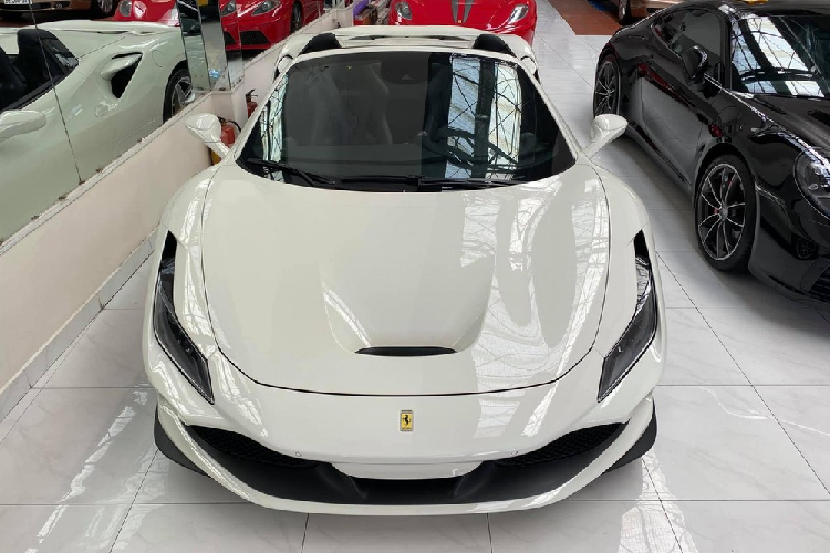 Ferrari F8 Spider khong duoi 20 ty, doc nhat Viet Nam tim chu moi