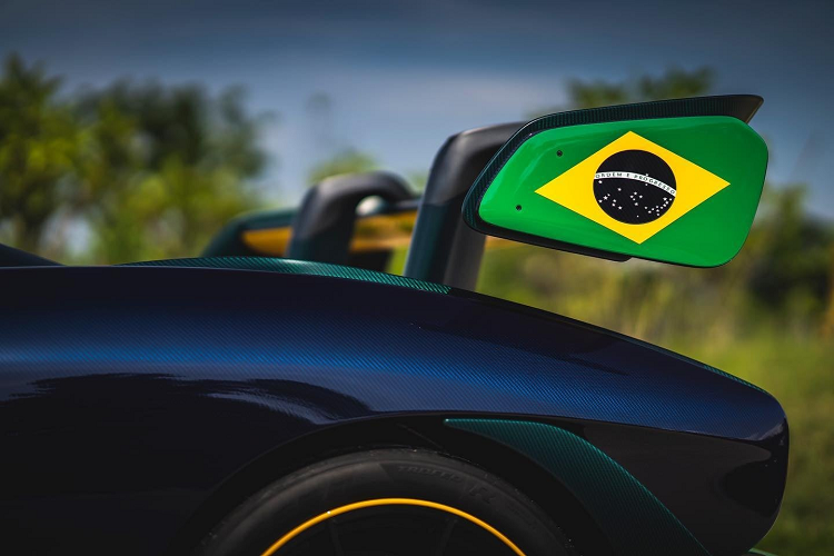 Dai gia Singapore phoi mau Quoc ky Brazil sieu xe McLaren Senna-Hinh-6