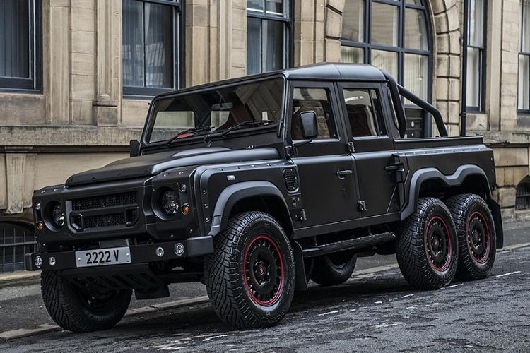 Kahn Flying Huntsman 6x6 - ban do Defender 6 banh gan 16 ty dong