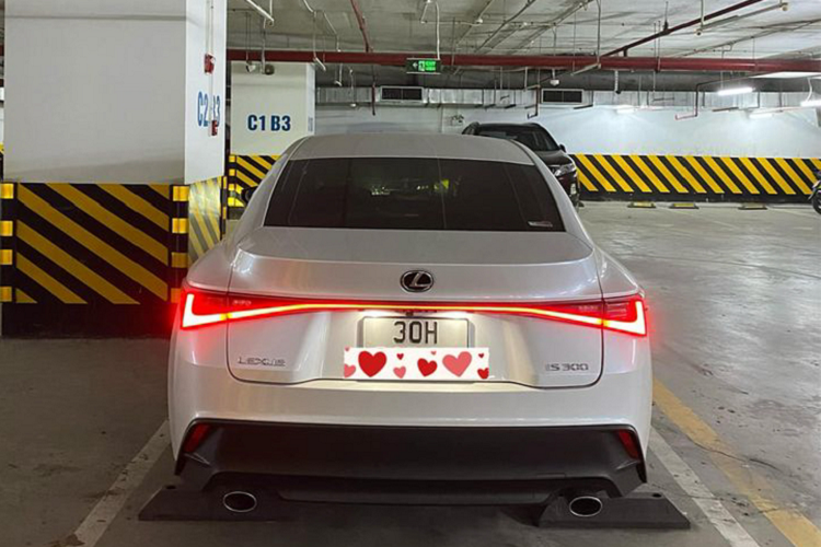 Lexus IS 2021 moi chay 700km, “bay” hon 200 trieu o Ha thanh-Hinh-4