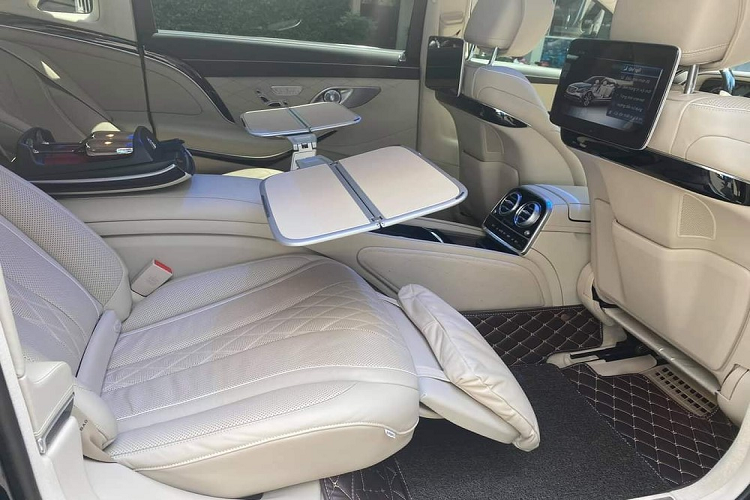 Mercedes-Maybach S450 moi chay 3 nam, da 