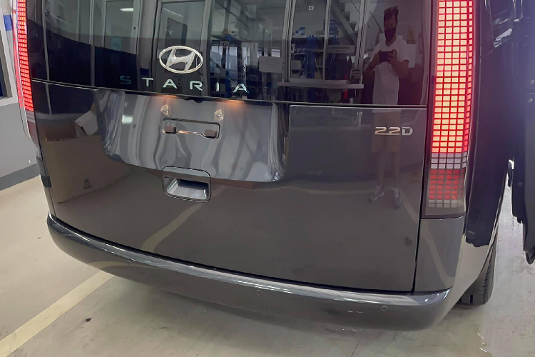 Hyundai Staria 2021 tai Thai Lan tu 1,4 ty dong, cho ve Viet Nam-Hinh-4