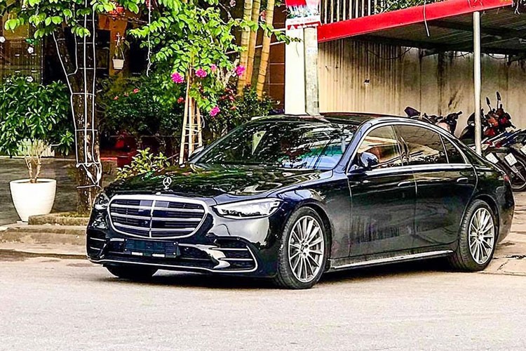 Mercedes-Benz S500 2021 hang sang dau tien 