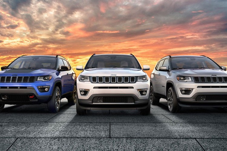 Jeep Compass chot don 575 trieu dong, doi thu Ford Bronco Sport-Hinh-11