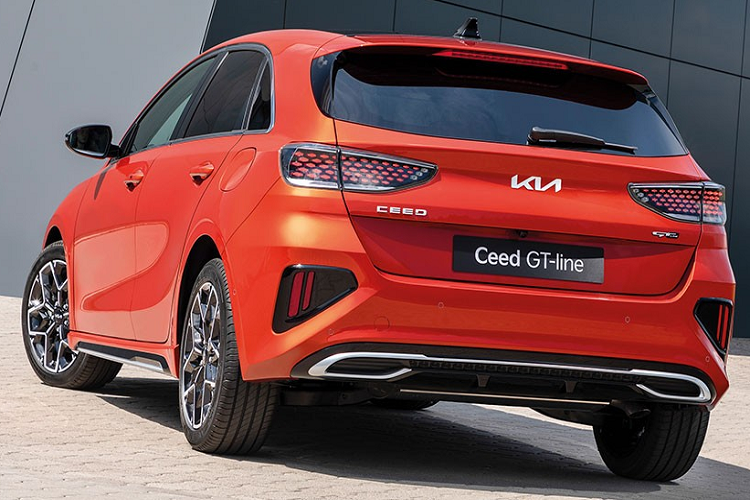 Kia Ceed 2022 trinh lang, 