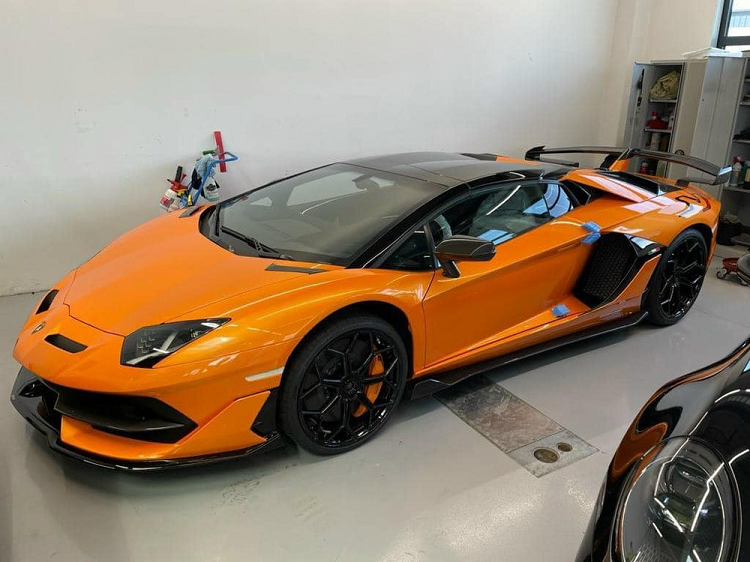 Lamborghini Aventador SVJ Roadster khong duoi 28 ty ve Viet Nam?-Hinh-3