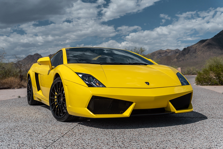 Sieu xe Lamborghini Gallardo so san 240.000 USD, dat hon Huracan