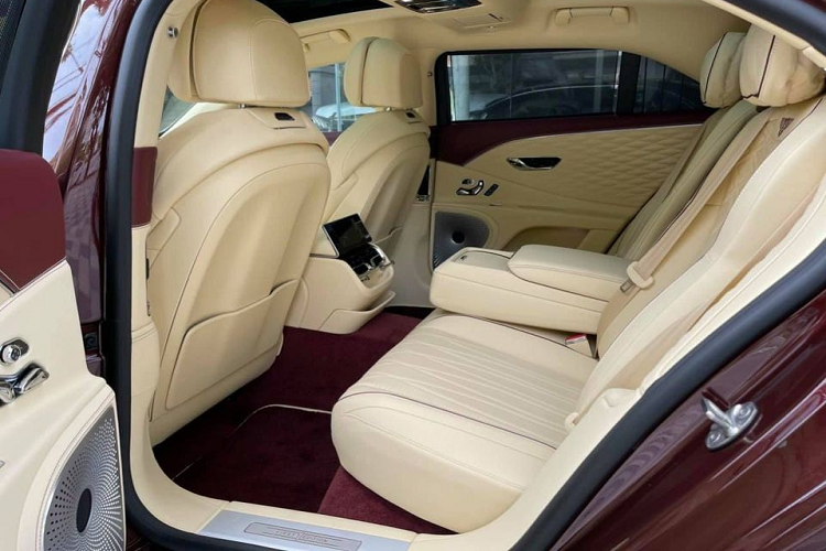 Bentley Flying Spur V8 First Edition hon 20 ty, mau doc ve Ha Noi-Hinh-2