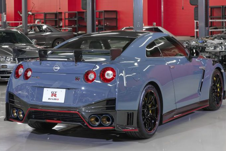 Nissan GT-R ban Nismo 2022 gan 5 ty dong 