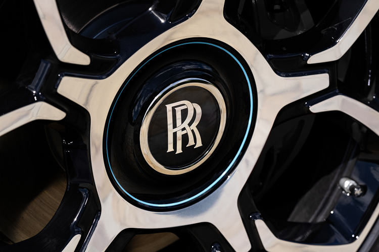 Bo doi Rolls-Royce Black Badge 2021 hang sang 