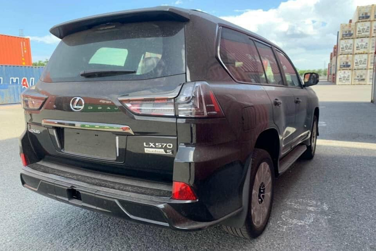 “Dap thung” Lexus LX570 Black Edition 2021 gan 10 ty ve Viet Nam-Hinh-8