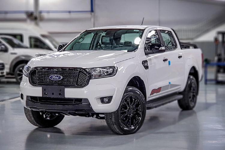 Ford Ranger FX4 toi 1 ty dong, 