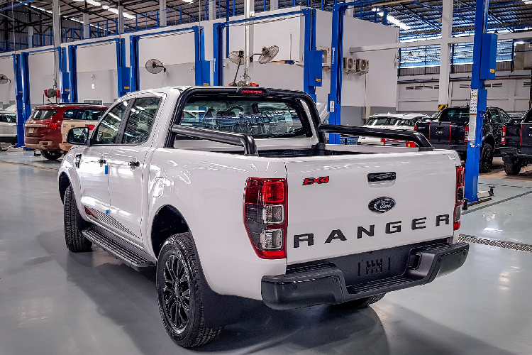 Ford Ranger FX4 toi 1 ty dong, 