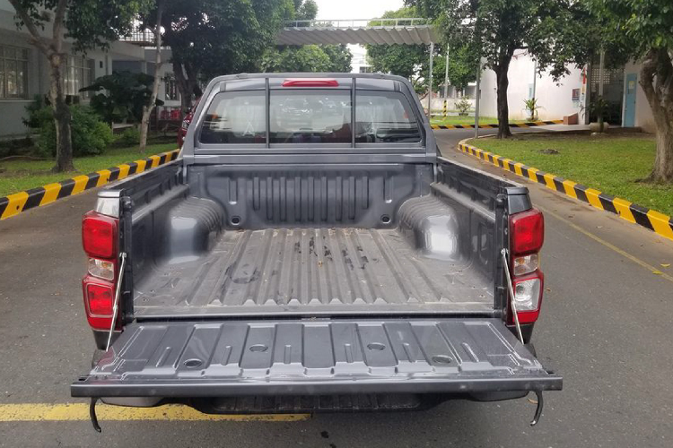 Can canh Isuzu D-Max 2021 ban 