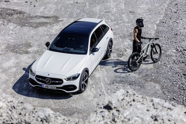 Mercedes-Benz C-Class All Terrain 2022 - xe wagon san sang off-road-Hinh-3