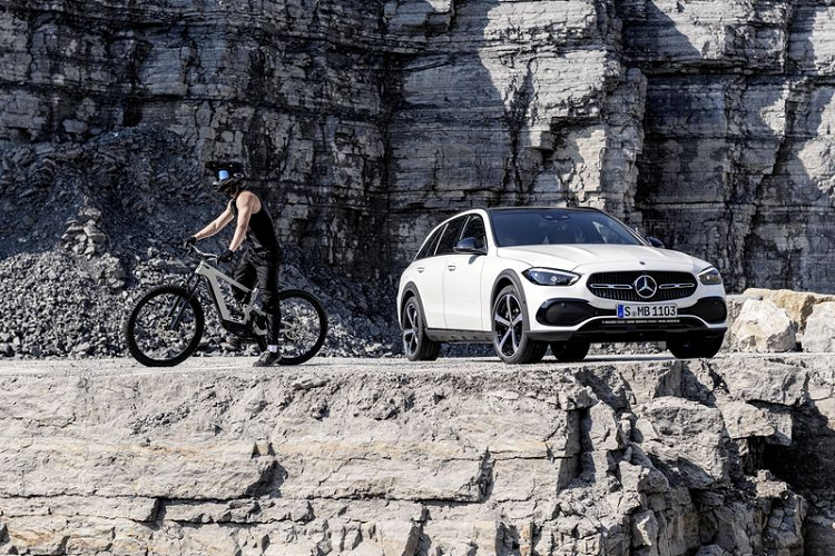 Mercedes-Benz C-Class All Terrain 2022 - xe wagon san sang off-road-Hinh-7