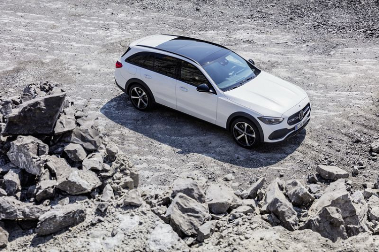 Mercedes-Benz C-Class All Terrain 2022 - xe wagon san sang off-road