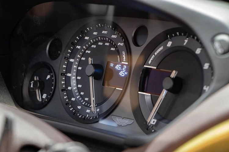 Aston Martin Vanquish Zagato Speedster “hang luot” gan 27 ty dong-Hinh-5